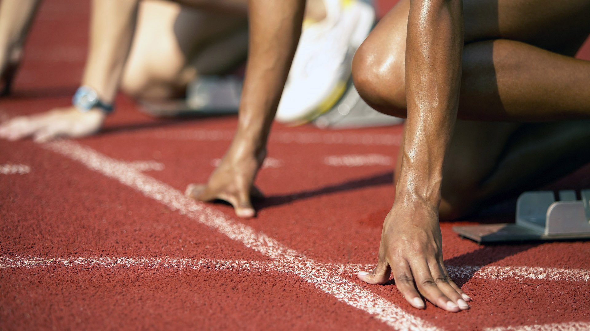 “宽板滑水:东三叉湖赛场见证新一代水上运动的崛起”